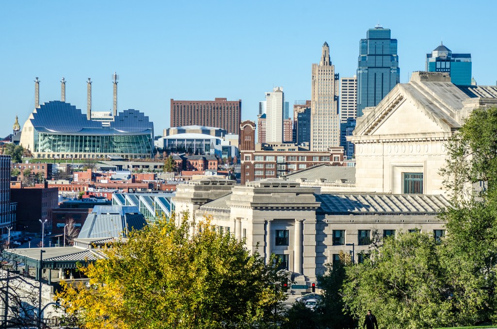 Sunny day featuring buildings in Kansas City, Missouri